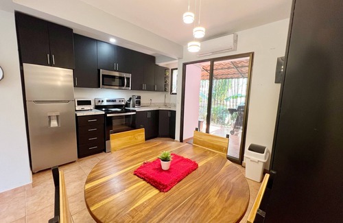 Coco Condo | 150Mbps Wi-Fi, Gas BBQ, Laundry - Small Complex