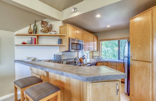 Century West Condo | 151 m² Condo ∙ 3 bedrooms ∙ 8 guests