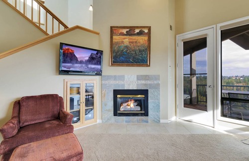 Century West Condo | 151 m² Condo ∙ 3 bedrooms ∙ 8 guests