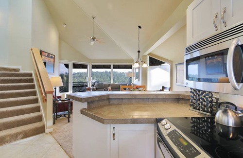 Century West Condo | 151 m² Condo ∙ 3 bedrooms ∙ 8 guests