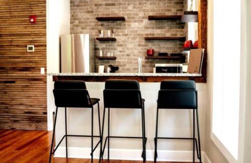 Eureka Springs Historic District House | 151 Spring Downtown Eureka Springs Suite E