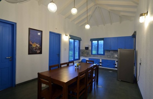 Igatpuri Villa | 1517 Greek House By Kaz Stays