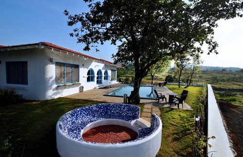 Igatpuri Villa | 1517 Greek House By Kaz Stays