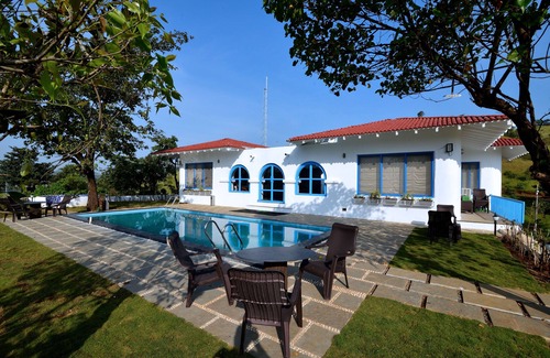 Igatpuri Villa | 1517 Greek House By Kaz Stays