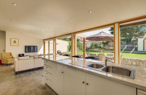 North Hobart House | 152 m² House ∙ 3 bedrooms ∙ 10 guests