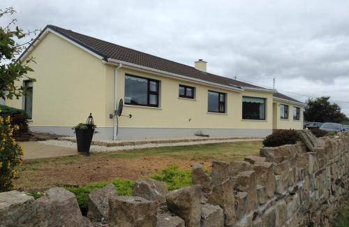 Ardara House | 152 m² House ∙ 5 bedrooms ∙ 10 guests