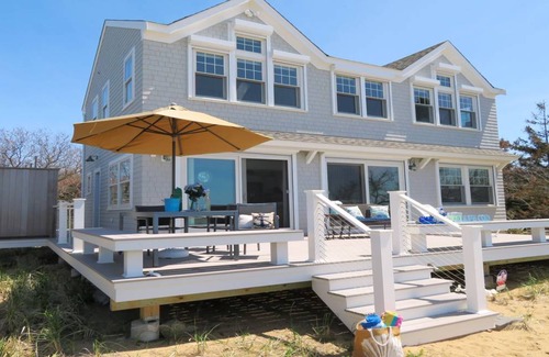 Eastham House | 152 m² House ∙ 3 bedrooms ∙ 8 guests