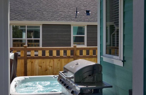 Ocean Shores Cottage | 153 m² Cabin ∙ 3 bedrooms ∙ 7 guests