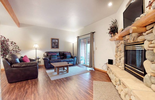 Dillon Condo | 153 m² Condo ∙ 2 bedrooms ∙ 6 guests