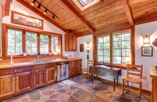 Blakeslee House | 153 m² House ∙ 2 bedrooms ∙ 10 guests