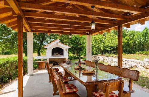 Dugopolje House | 153 m² House ∙ 5 bedrooms ∙ 11 guests