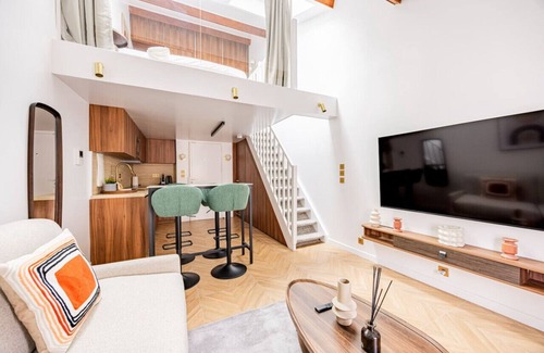 Quartier Sainte-Avoye Apartment | 155. Luxury suite-Etienne Marcel-Châtelet-Paris 3