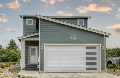 Ocean Shores Cottage | 155 m² Cabin ∙ 3 bedrooms ∙ 12 guests
