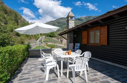 Arvier Ski Chalet | 155 m² Chalet ∙ 4 bedrooms ∙ 6 guests