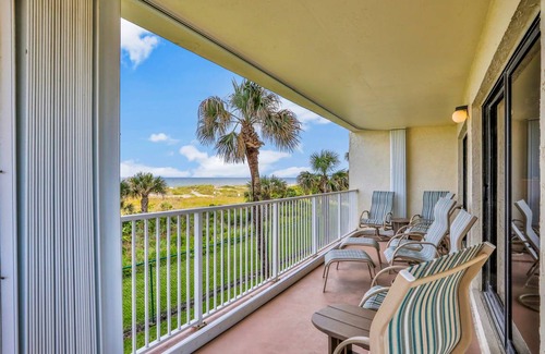 Cocoa Beach Condo | 155 m² Condo ∙ 3 bedrooms ∙ 8 guests