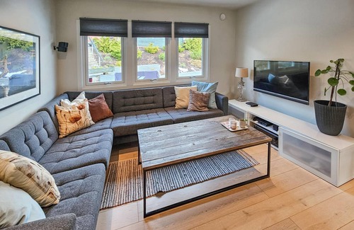 Sandvika House | 155 m² House ∙ 4 bedrooms ∙ 8 guests