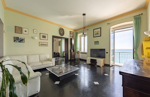 Nervi Apartment | 156 m² Apartment ∙ 2 bedrooms ∙ 4 guests