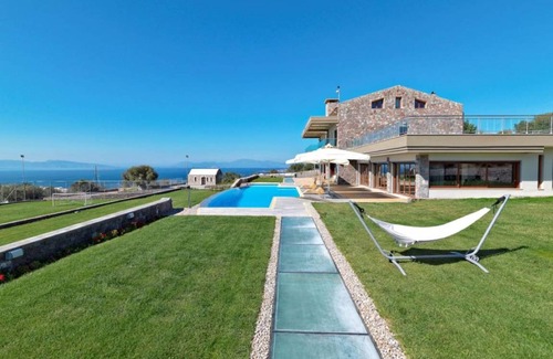 Kontos Villa | 1568 m² Villa ∙ 8 bedrooms ∙ 16 guests
