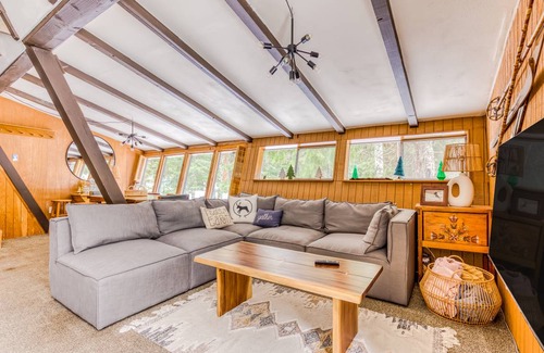 Government Camp Cabin | 157 m² Cabin ∙ 5 bedrooms ∙ 11 guests