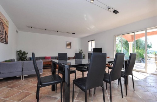 Cavalaire-sur-Mer House | 157 m² House ∙ 4 bedrooms ∙ 8 guests