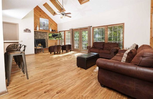 Chalet Village Cabin | 158 m² Cabin ∙ 3 bedrooms ∙ 11 guests