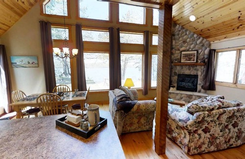 Litchfield Cabin | 158 m² Cabin ∙ 3 bedrooms ∙ 6 guests