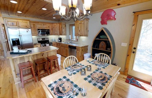 Litchfield Cabin | 158 m² Cabin ∙ 3 bedrooms ∙ 6 guests
