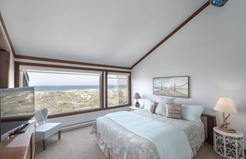 Castroville Condo | 158 m² Condo ∙ 3 bedrooms ∙ 7 guests