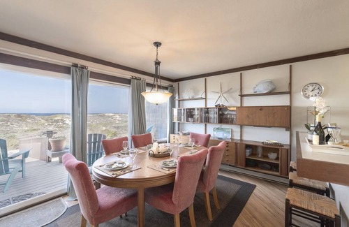 Castroville Condo | 158 m² Condo ∙ 3 bedrooms ∙ 7 guests