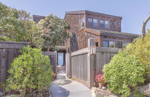Castroville Condo | 158 m² Condo ∙ 3 bedrooms ∙ 7 guests