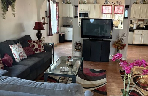 Clayton House | 158 m² House ∙ 2 bedrooms ∙ 1 guest