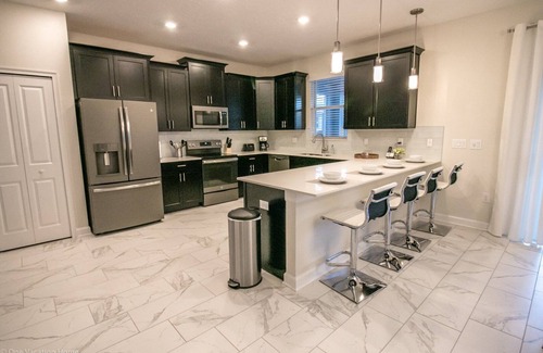 Davenport House | 1581 PD - Exquisite 6BR Haven: Private Pool