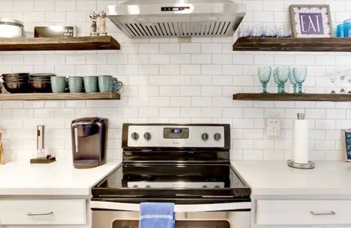 Chandler House | 15min 2 Old Twn,Hot Tub,Pool,FirePit,Pool Tbl,K9ok