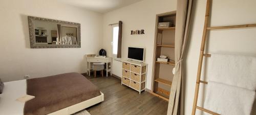 Malves-en-Minervois House | 15min de la Cité de Carcassonne dans petit village, chambre au calme, petit-déjeuner, jacuzzi en supplément