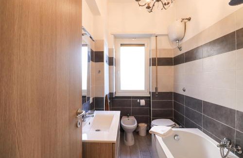 Quartiere XI Portuense Apartment | 15min Rome City Center - Charme & Chic Home with Hot Tub