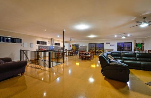 Exmouth House | 16 Crevalle Way