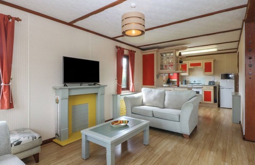Rhyd-y-clafdy Cottage | 16 FOREST LODGE, pet friendly, country holiday cottage in Chwilog