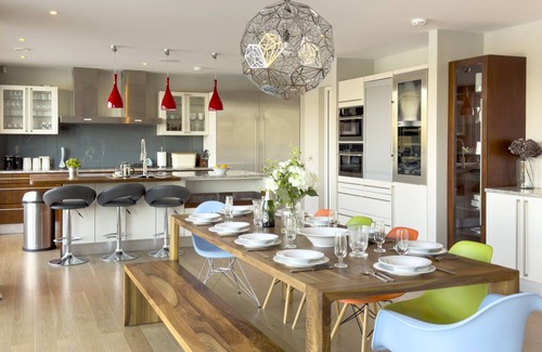 Lechlade House | 16 Huntsman Lake, Lakes by Yoo, 4 bed/sleeps 8 +3 kids, roof top/Spa/pool
