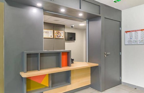 11th Arrondissement Hotel | 16 m² Hotel ∙ 4 guests