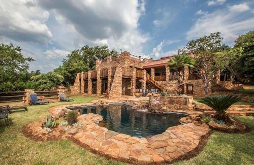 Hekpoort House | 16 m² House ∙ 6 bedrooms ∙ 12 guests
