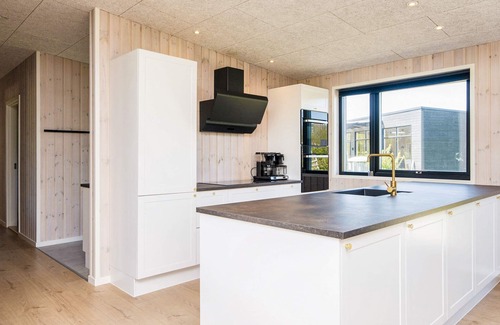 Fjellerup Strand House | 16 person holiday home in Glesborg