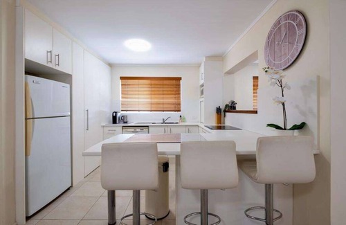 Labrador Apartment | 16-Sleep Family/Group Getaway!