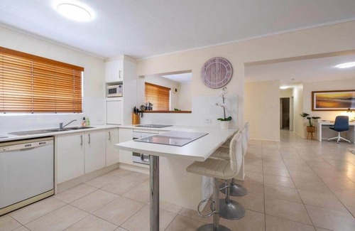 Labrador Apartment | 16-Sleep Family/Group Getaway!
