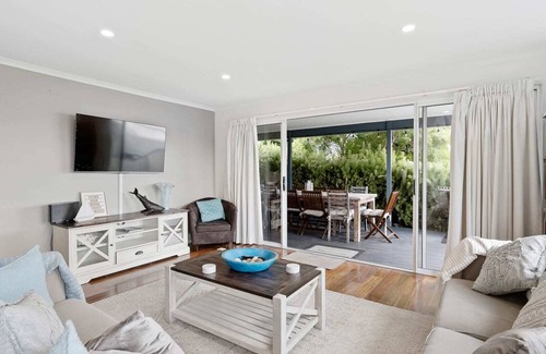 Port Elliot House | 16 Watson Crescent, Port Elliot