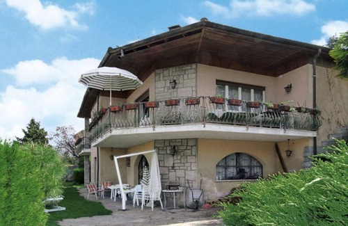 Porto Valtravaglia Apartment | 160 m² Apartment ∙ 4 bedrooms ∙ 9 guests