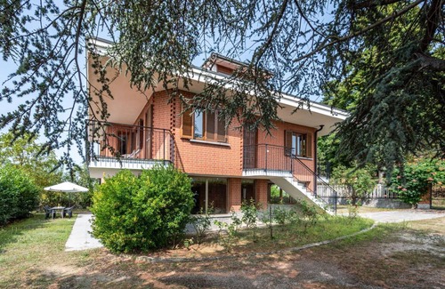 Bossolasco Other | 160 m² Accommodation ∙ 3 bedrooms ∙ 8 guests