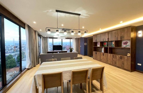 Hanoi Apartment | 160 m² Apartment ∙ 2 bedrooms ∙ 4 guests