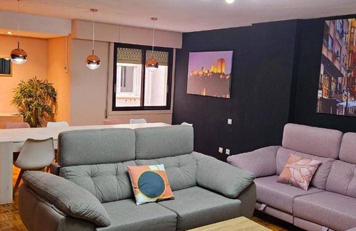 Jaen Apartment | 160 m² Apartment ∙ 4 bedrooms ∙ 10 guests