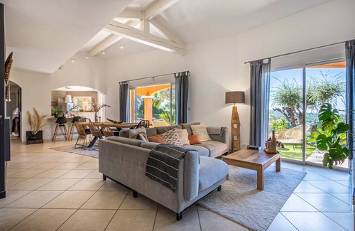 La Londe-les-Maures House | 160 m² House ∙ 3 bedrooms ∙ 7 guests