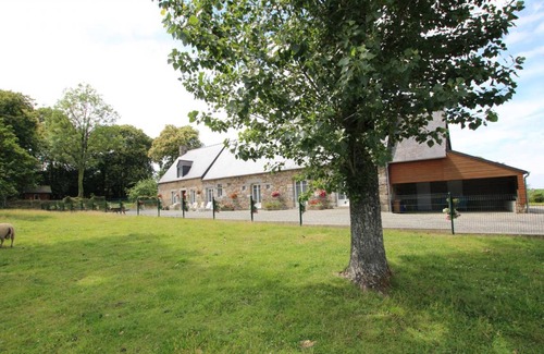 Villedieu-les-Poeles-Rouffigny Cottage | 160 m² Cabin ∙ 3 bedrooms ∙ 8 guests